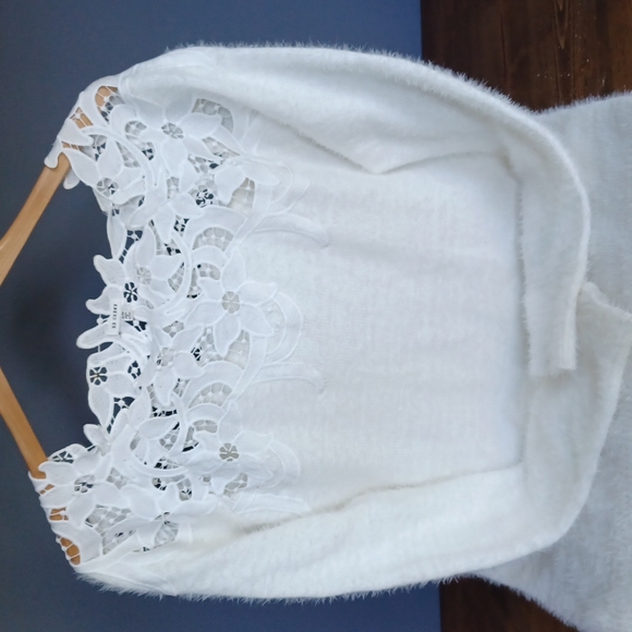 Sweater - Picture 3 of 16